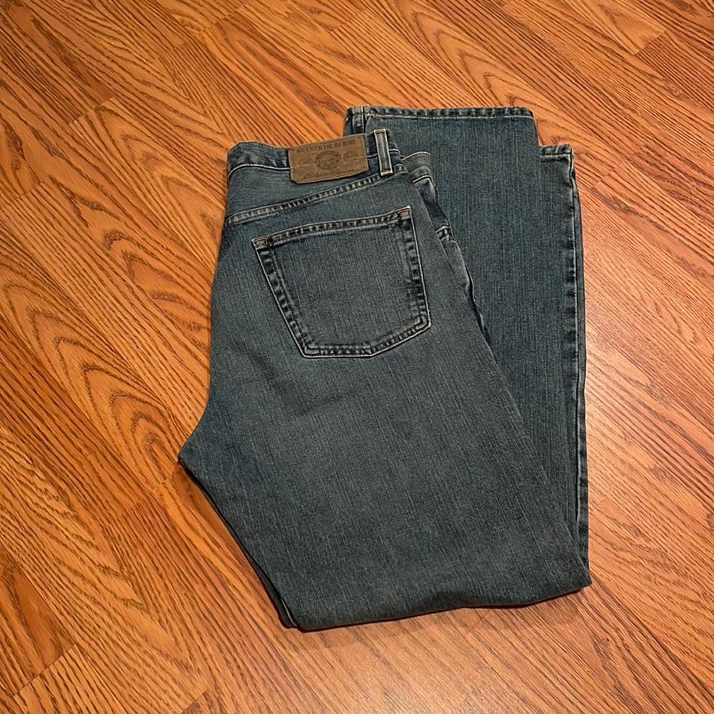 Eddie Bauer straight leg jeans 33 x 32